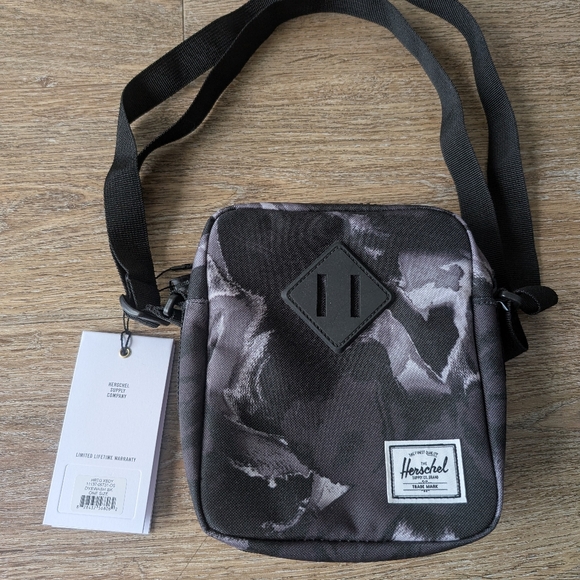 Herschel Supply Company cross bag - Picture 1 of 5